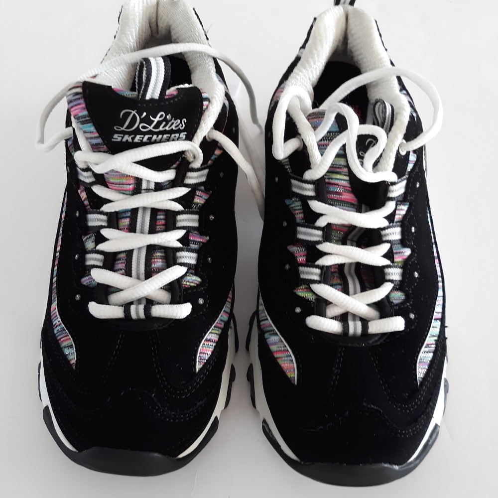 Women's 9.5 Skecher D'lites